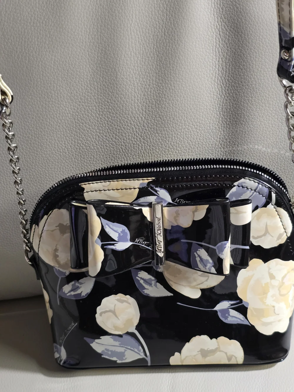Floral EUC Patent Crossbody Bag in Black and Cream w/ A Bow 9x8x3.75